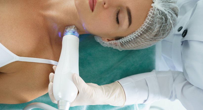Microneedling & Radiofrequenz-Microneedling (RF-Microneedling) – effektive Methoden zur natürlichen Hautverjüngung - Dr. med. univ. Bernadette Gerhold - Praktische Ärztin Wien 1090