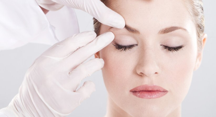 Lidkorrektur - Dr. med. univ. Maria Katharina Boyce, MRCS FEBOPRAS - Plastische Chirurgin Wien 1010