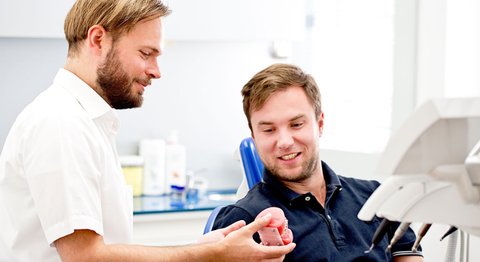 Dr. med. dent. Konstantin Pischel, Msc. - Zahnarzt Linz 4020