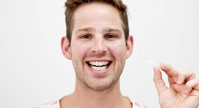 Unsichtbare Zahnspange - Dr. med. dent. Konstantin Pischel, Msc. - Zahnarzt Linz 4020