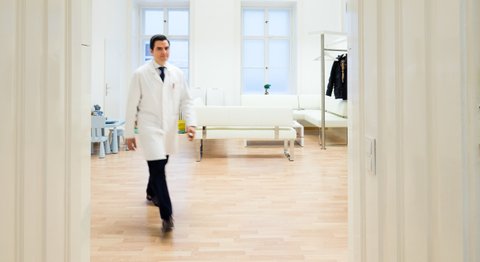 OA Priv.-Doz. Dr. Sebastian Farr - Orthopäde Wien 1010