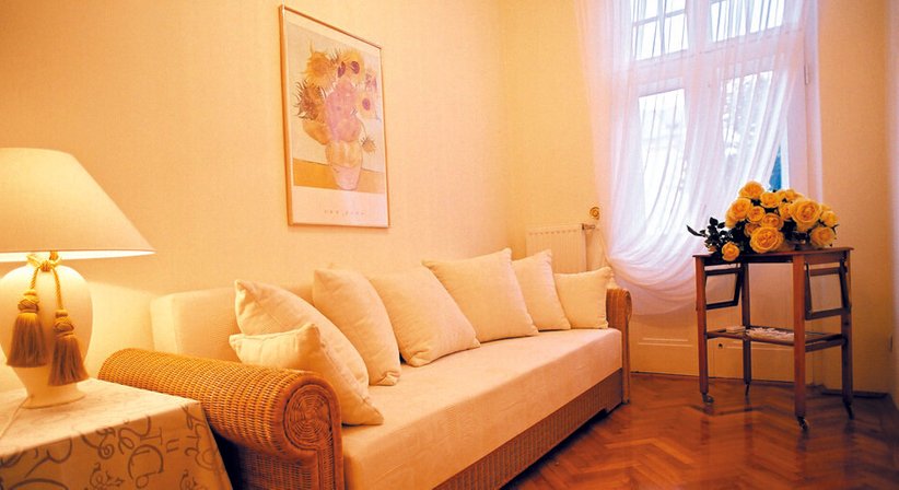 OÄ Dr. Anita Rohrbacher - Frauenärztin Wien 1130