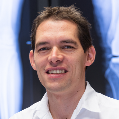Prof. Priv.-Doz. Dr. David Stelzeneder - Orthopäde Wien 1080