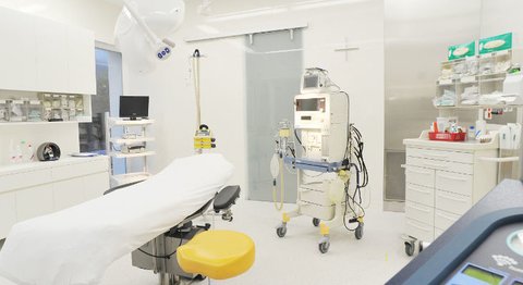 Dr. univ. med. Carlo Hasenöhrl - Plastischer Chirurg Innsbruck 6020