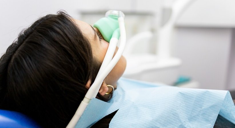 Lachgas Behandlung bei Angstpatienten - Dr. med. dent. Sahar Dorri - Zahnärztin Wien 1160