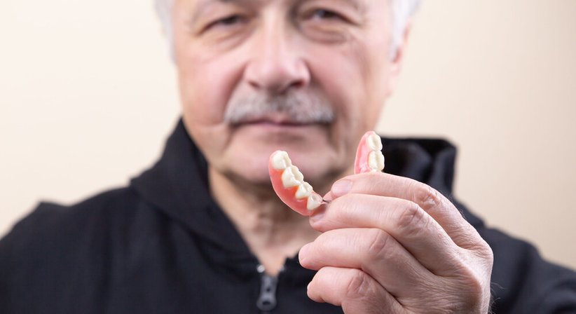 Metallfreie Teil- und Totalprothesen - Dr. Leon Golestani, BSc, MA, MSc - Zahnarzt Wien 1060