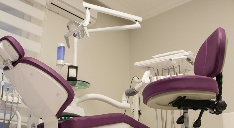 Parodontalchirurgie - Dr. Leon Golestani, BSc, MA, MSc - Zahnarzt Wien 1060
