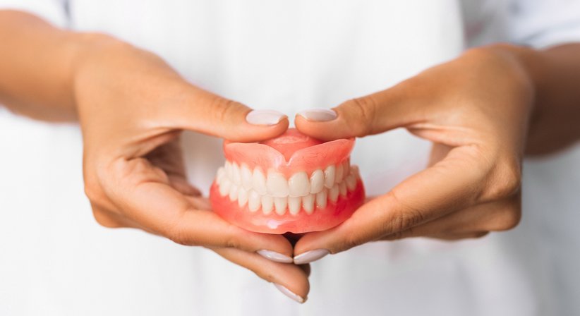 Teil- und Vollprothesen - Dr. Theresa Mihalits - Zahnärztin Draßburg 7021