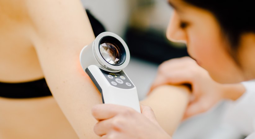 Dermatologische Vorsorgeuntersuchung - Dr. Golnaz Delir - Hautärztin Wien 1010