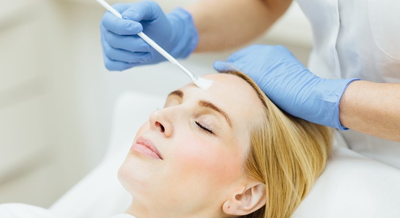 Peelings - Dr. Golnaz Delir - Hautärztin Wien 1010