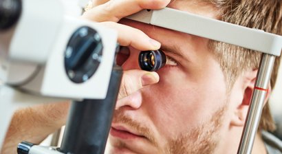 Augenuntersuchung und Sehtest für den Führerschein