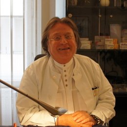 Prim. Prof. Dr. Roland Oppolzer - Orthopäde 1080 Wien