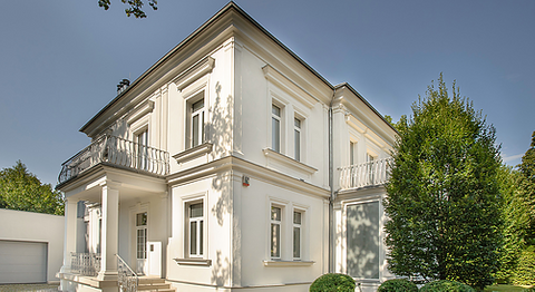Dr. Doris Spreitzer - Plastische Chirurgin Baden 2500