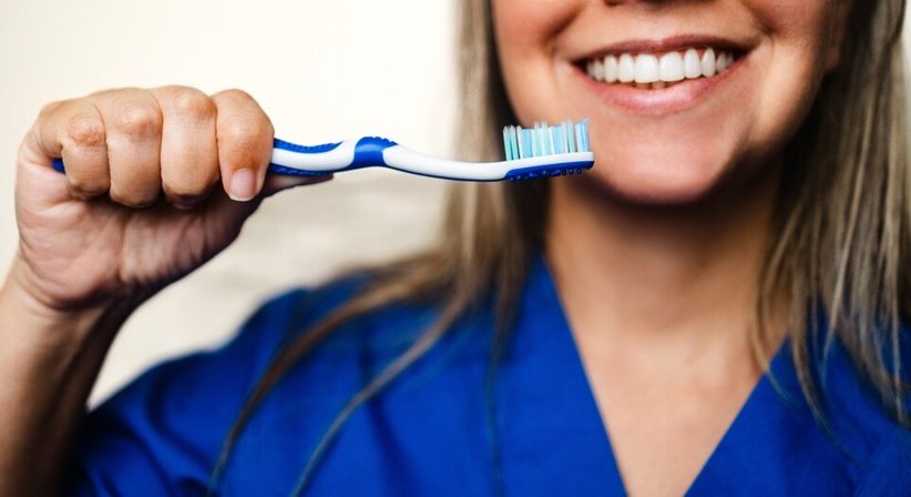 Professionelle Mundhygiene/Prophylaxe bei Dr. Sera Eren