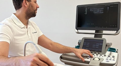 Dr. med. univ. Manuel Steiger, FEBOT - Orthopäde Parndorf 7111