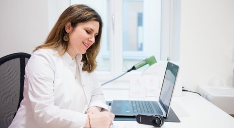 Dr. Julia García-Reitböck - Hautärztin Wien 1070