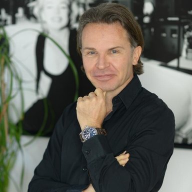 Dr. med. univ.  Markus Handle - Plastischer Chirurg Innsbruck 6020