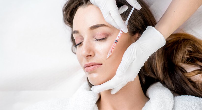 Gesichtsbehandlung mit Botulinumtoxin (Botox®) - DDr. Jessica Wittmann - Kieferchirurgin Wien 1010