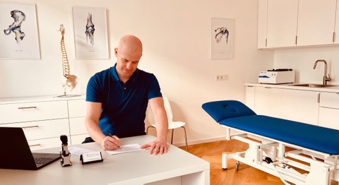 Dr. Roman Wibmer-Neumayer - Orthopäde Baden 2500