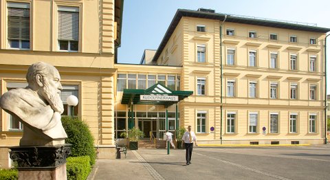 Univ. -Prof. Dr. Walter Saringer - Neurochirurg Wien 1190