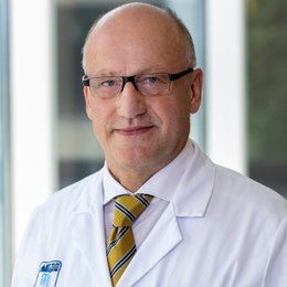 Univ. -Prof. Dr. Walter Saringer - Neurochirurg Wien 1190