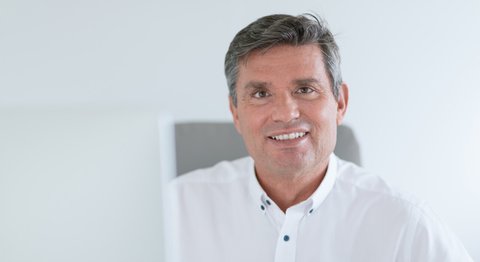 Prim. Dr. med. Sascha Sajer, MBA - Physikalischer Mediziner Wien 1190