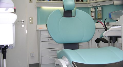 Praxis - Dr. med. univ. Cora Haller-Waschak - Zahnärztin Wien 1180