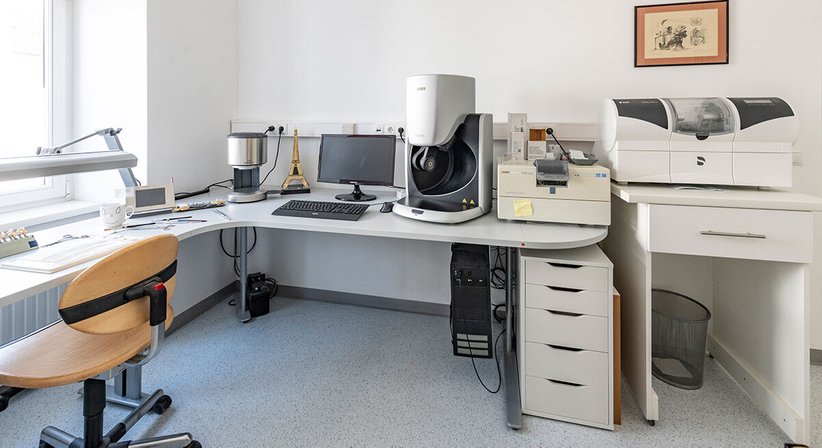 Dr. med. univ. Cora Haller-Waschak - Zahnärztin Wien 1180