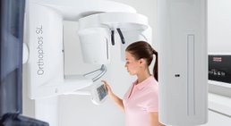 Dr. med. univ. Cora Haller-Waschak - Zahnärztin Wien 1180