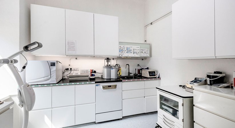 Dr. med. univ. Cora Haller-Waschak - Zahnärztin Wien 1180