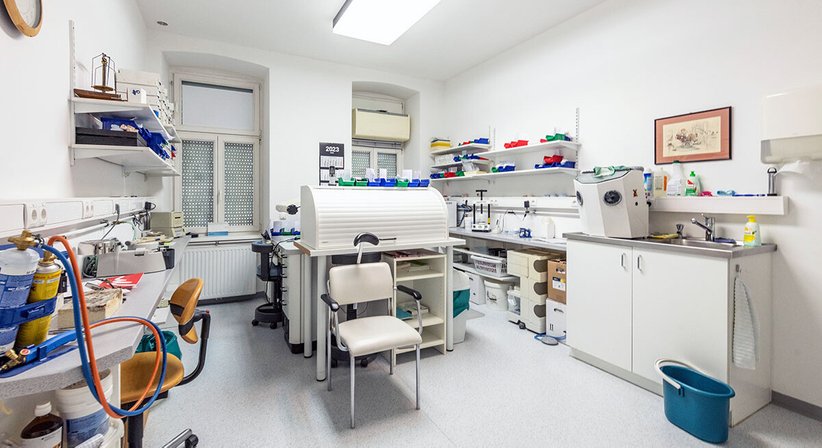 Dr. med. univ. Cora Haller-Waschak - Zahnärztin Wien 1180