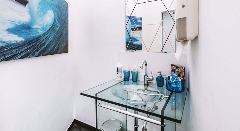 Dr. med. univ. Cora Haller-Waschak - Zahnärztin Wien 1180