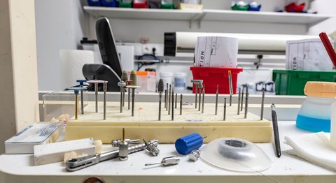 Praxis - Dr. med. univ. Cora Haller-Waschak - Zahnärztin Wien 1180