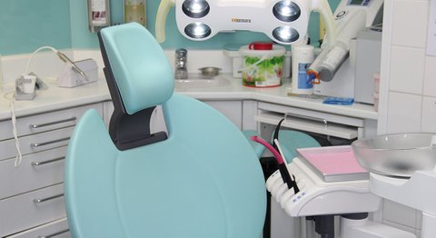 Praxis - Dr. med. univ. Cora Haller-Waschak - Zahnärztin Wien 1180