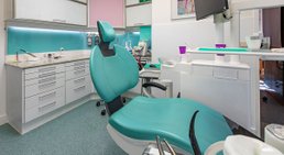 Dr. med. univ. Cora Haller-Waschak - Zahnärztin Wien 1180