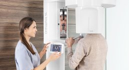 Dr. med. univ. Cora Haller-Waschak - Zahnärztin Wien 1180