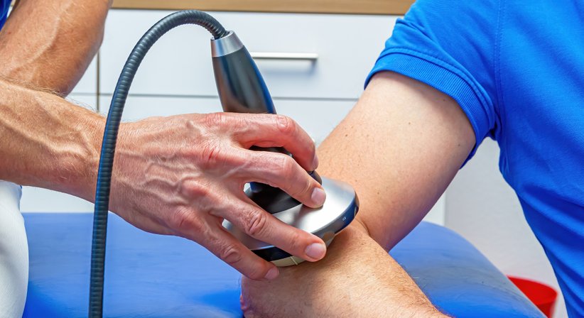 Stoßwellentherapie (ESWT) - OA Dr. Rene Simon - Orthopäde Baden 2500
