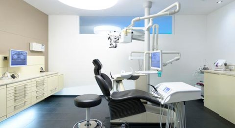 Dr. Frank Bargon - Zahnarzt Feldkirch 6800