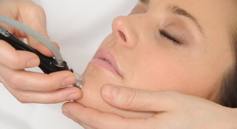 Behandlung von unreiner Haut/Akne in Wien - Ao. Univ.Prof. Dr. Tamara Kopp - Hautärztin Wien 1010