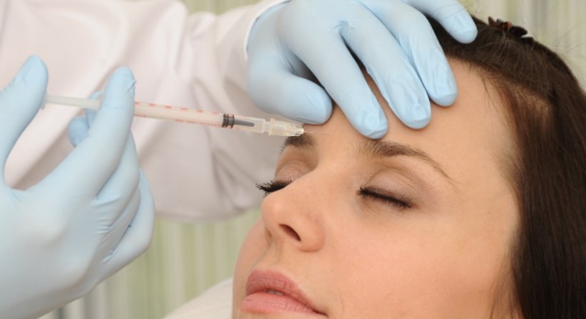 Faltenbehandung: Botox, Hyaluronsäure, Radiesse - Ao. Univ.Prof. Dr. Tamara Kopp - Hautärztin Wien 1010