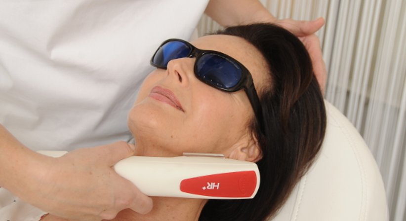 Dauerhafte IPL-Haarentfernung - Ao. Univ.Prof. Dr. Tamara Kopp - Hautärztin Wien 1010