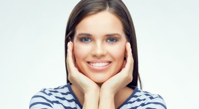 Festsitzende Zahnspangen für Jugendliche und Erwachsene