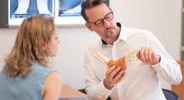 Dr. med. univ. David Fengler - Orthopäde Wien 1080