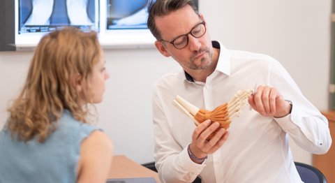 Dr. med. univ. David Fengler - Orthopäde Wien 1080