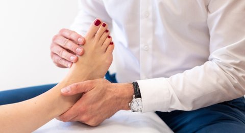 Dr. med. univ. David Fengler - Orthopäde Wien 1080
