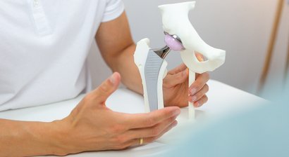 künstlicher Hüftgelenksersatz (Hüftprothese)
