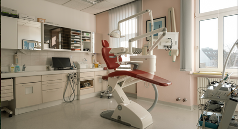 Dr. Winfried Wiesinger - Zahnarzt Amstetten 3300