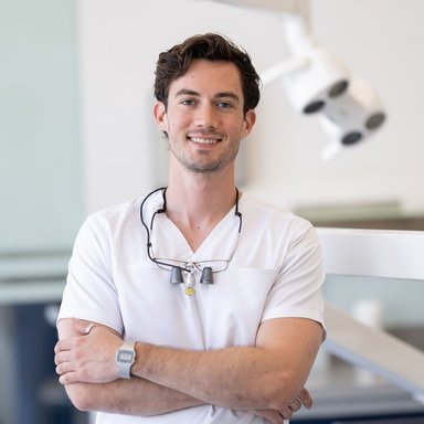 Dr. med. dent. Philipp Weber - Zahnarzt Wien 1070