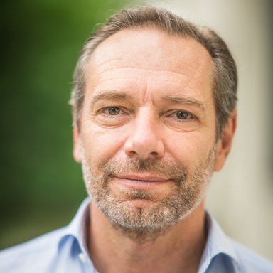 Dr. med. dent. Thomas Huber - Zahnarzt Wien 1100