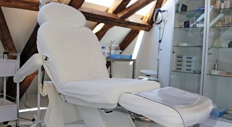 Dr. Günter Schmid - Plastischer Chirurg Feldkirch 6800